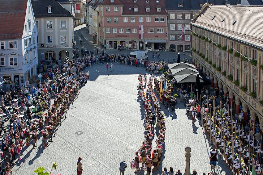 Eröffnung klein.jpg