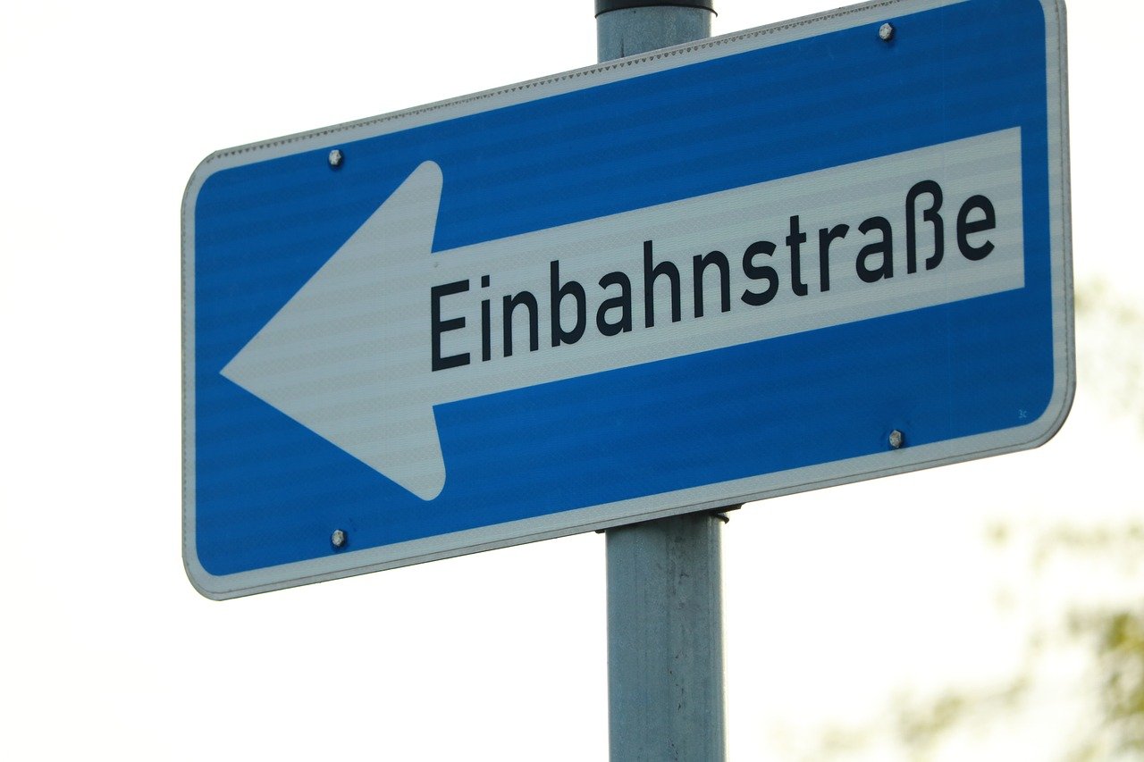 Einbahnstraße Symbolfoto pixabay