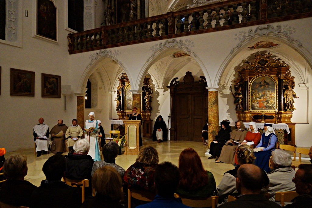 Im Bruderchor der Klosterkirche kam vor allem die heilige Katharina von Siena zu Wort. Fotos: A. Marx