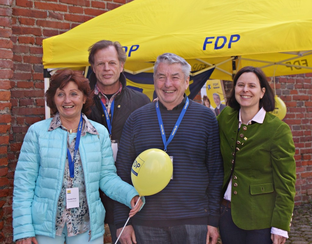 Die Erstnomierten der Memminger FDP mit der Parteivorsiteznden Heike A. Schalk. Foto: as