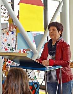 Brigitte Lindner erläutert, wie die  erste Integrative Kindergartengruppe entstanden ist "